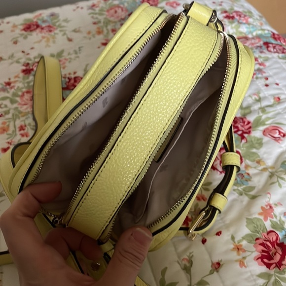 EUC Kate Spade Mulberry Street Pyper yellow lemon spring crossbody bag - Picture 3 of 8